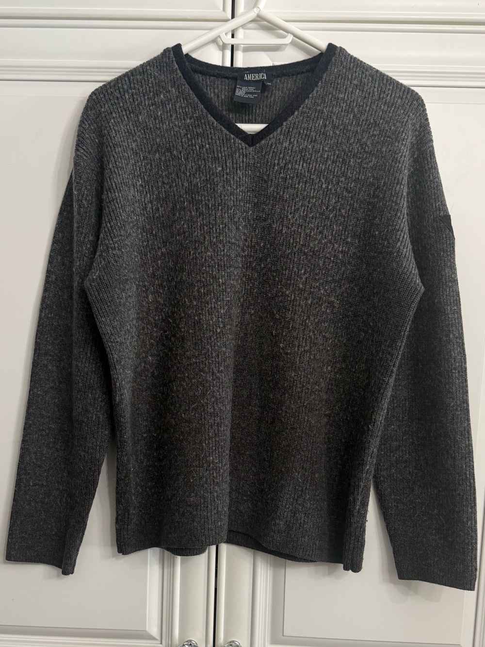 VTG Brand "America" Men’s Charcoal Grey Merino Wool Blend V-Neck Sweater Size M